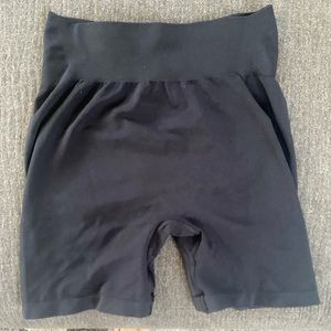 Seamless high waisted scrunch butt shorts